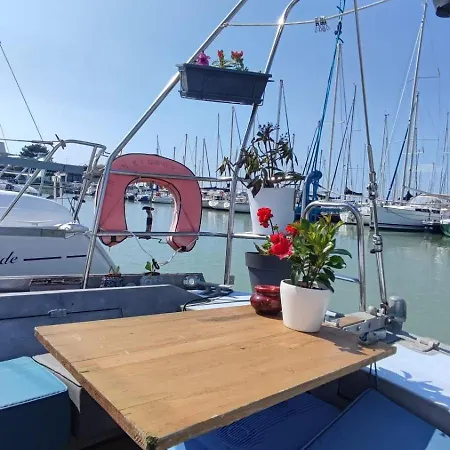 Botel Sailboat Land And Sea, Vegetated La Rochelle (Charente-Maritime)